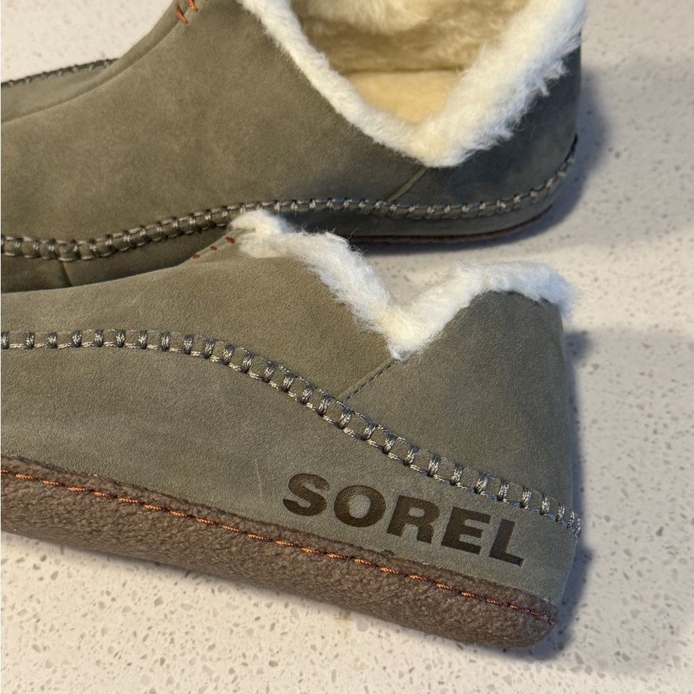 Manawan II - Stone Green & Wood